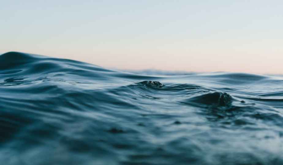 Deep ocean wave